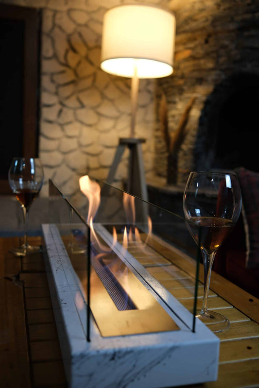 مدفأة طاولة لوميا ذات النمط الرخامي باللون الأبيض