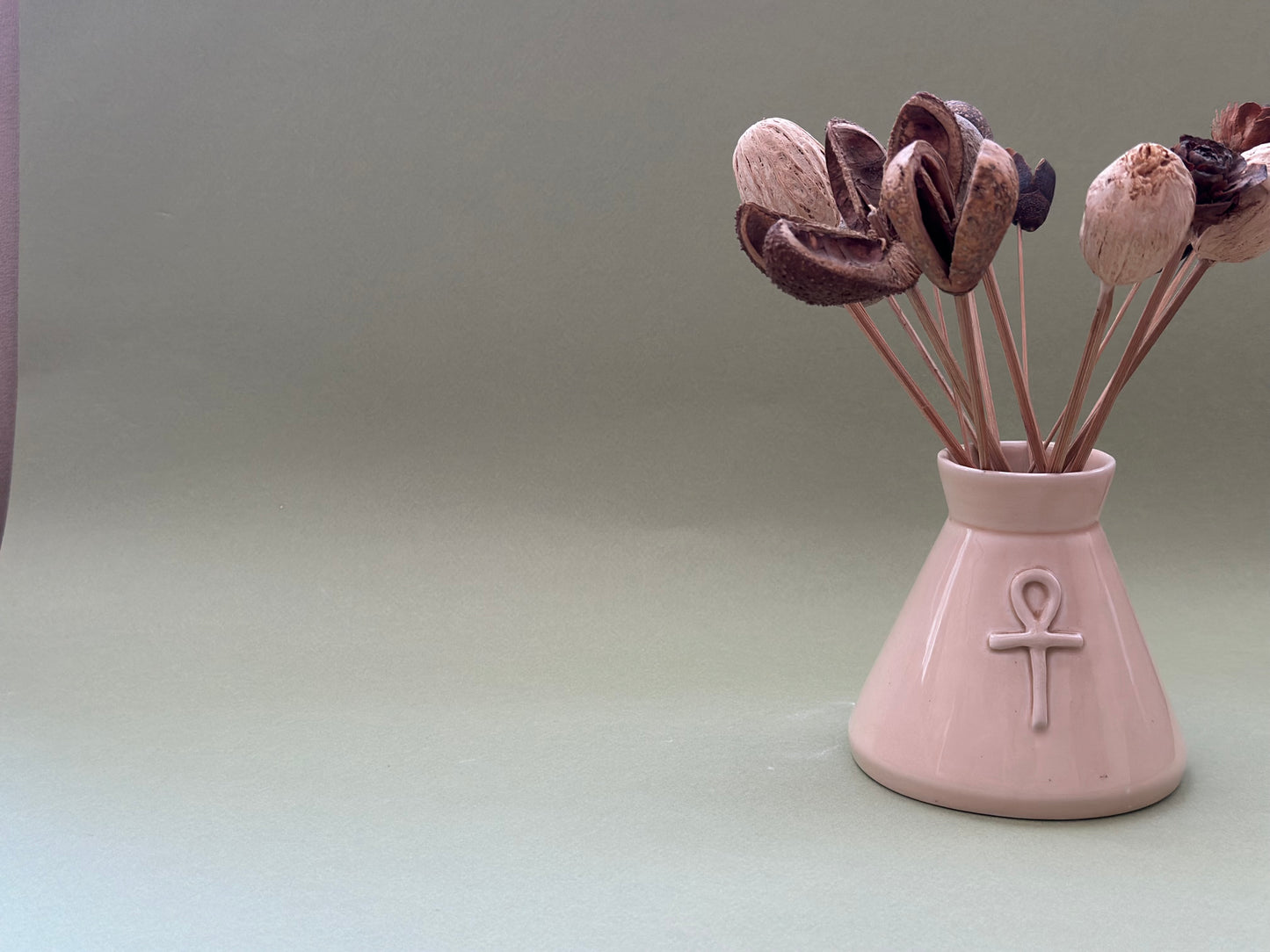 Ankh Sembolü Seramik Vazo | El Yapımı & Spiritüel Dekor