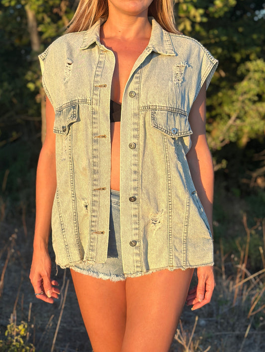 Bugs Bunny El Boyaması Kot Yelek – Tek ve Özgün Tasarım