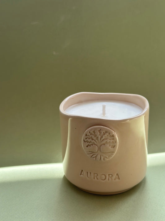 Aurora – Rahatlatıcı Doğal Mum (Hanımeli Esanslı / Hayat Ağacı Kabartmalı)