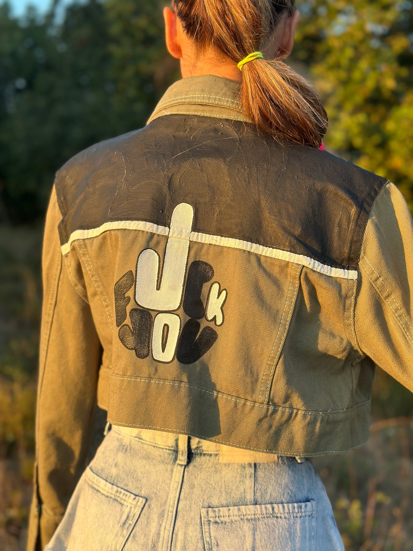 Fuck You El Boyaması Yeşil Kot Ceket – Tek ve Eşsiz Tasarım